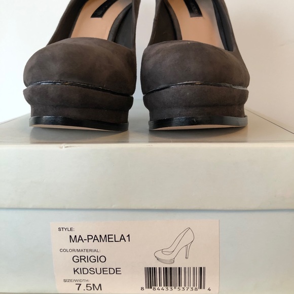 BCBG Suede Heels Size 7.5 - Picture 5 of 5